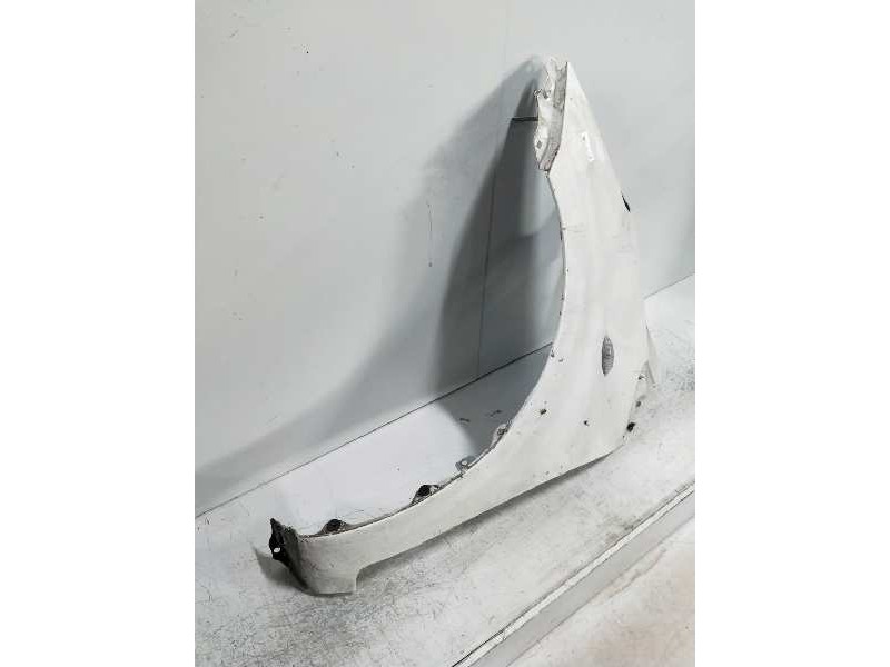 Recambio de aleta delantera izquierda para toyota yaris referencia OEM IAM   