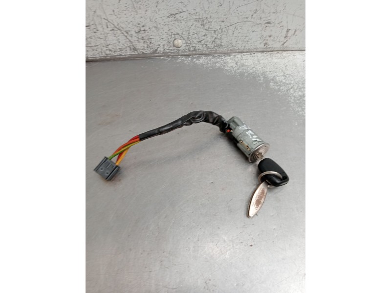 Recambio de conmutador de arranque para renault clio ii (bb_, cb_) 1.5 dci (b/cb07) referencia OEM IAM 2H302B  