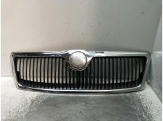 Recambio de rejilla delantera para skoda octavia ii (1z3) 1.9 tdi referencia OEM IAM   2004