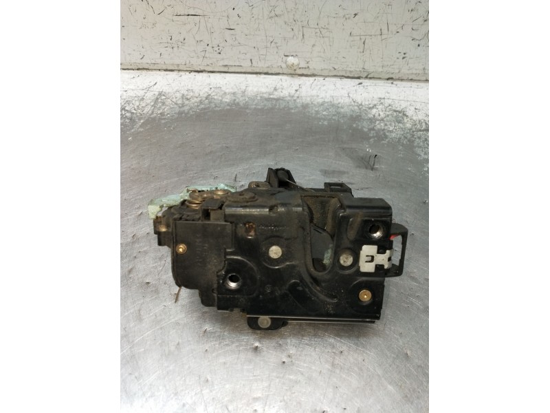 Recambio de motor cierre centralizado trasero izquierdo para skoda octavia ii (1z3) 1.9 tdi referencia OEM IAM 057L0839015  2004