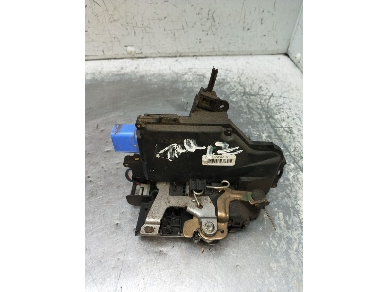 Recambio de motor cierre centralizado trasero izquierdo para skoda octavia ii (1z3) 1.9 tdi referencia OEM IAM 057L0839015  2004