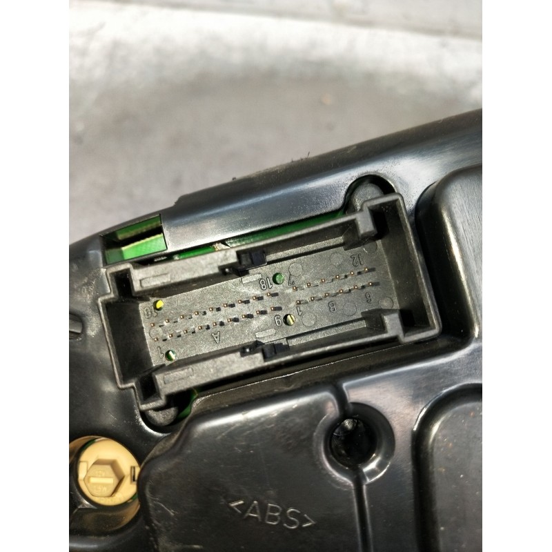 Recambio de cuadro instrumentos para mercedes-benz clase e (w210) e 220 d (210.004) referencia OEM IAM 2105400548 88311265 1995