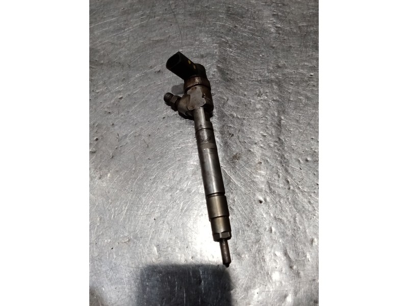 Recambio de inyector para jeep gr.cherokee (wj/wg) 2.7 crd limited referencia OEM IAM 0445110204 A6120700587 BOSCH