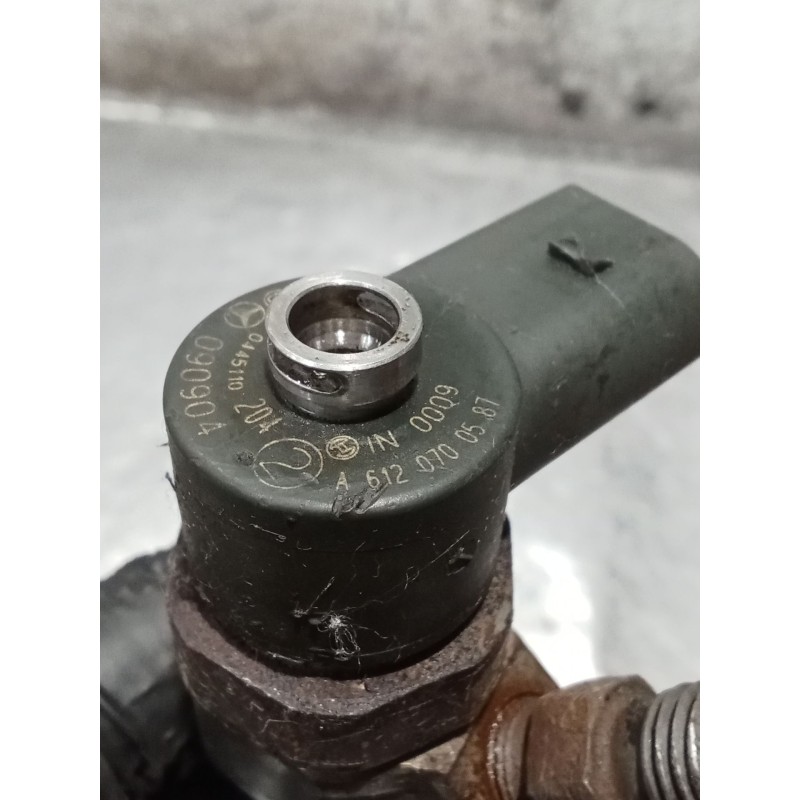 Recambio de inyector para jeep gr.cherokee (wj/wg) 2.7 crd limited referencia OEM IAM 0445110204 A6120700587 BOSCH