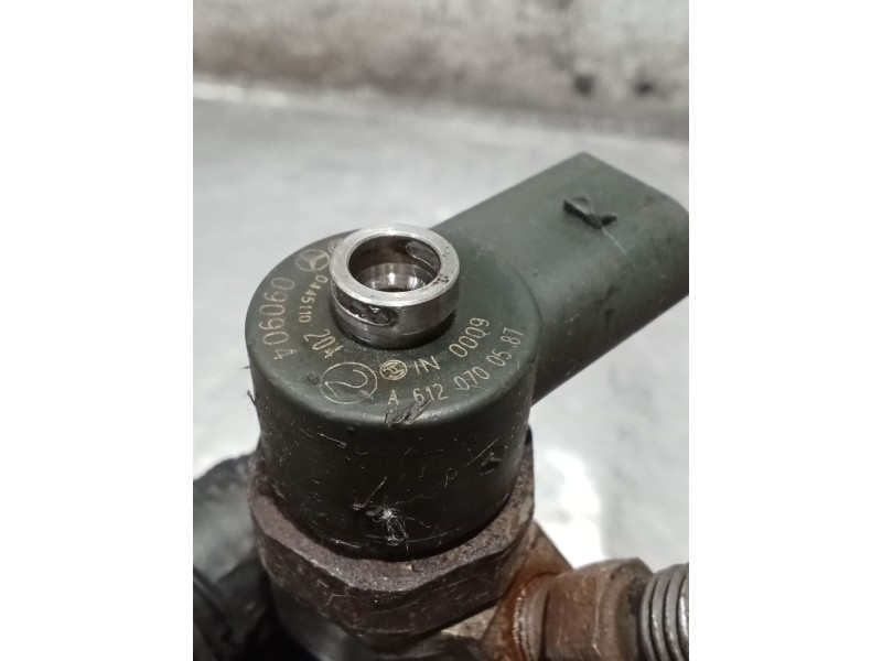 Recambio de inyector para jeep gr.cherokee (wj/wg) 2.7 crd limited referencia OEM IAM 0445110204 A6120700587 BOSCH