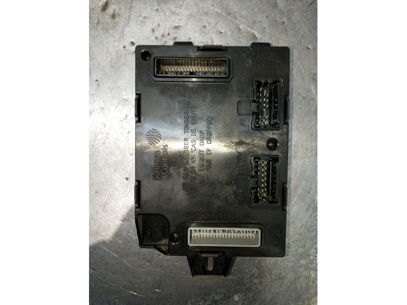 Recambio de modulo electronico para renault captur dynamique referencia OEM IAM 284B13555R 26156150 2013