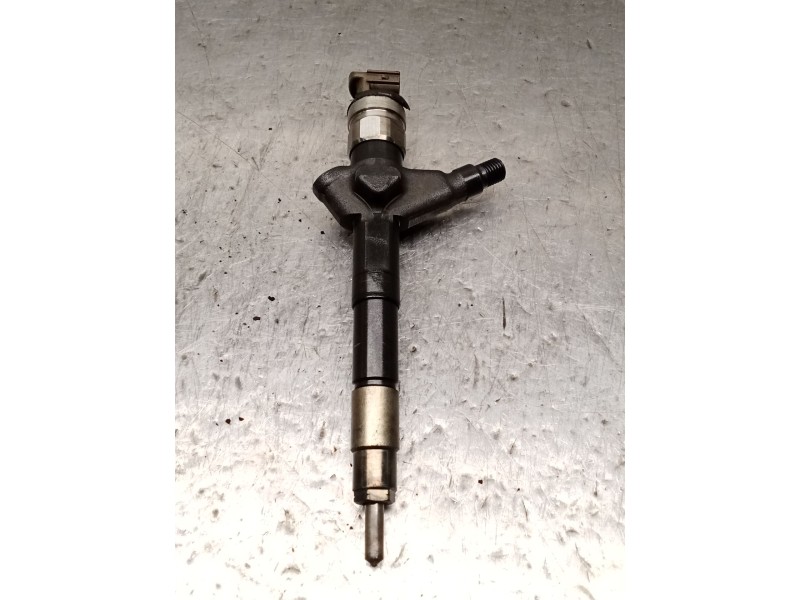 Recambio de inyector para nissan cabstar (f24m, f24w) 35.13 dci, 45.13 dci 2.5 (f24m) referencia OEM IAM 16600MB40A DENSO 06