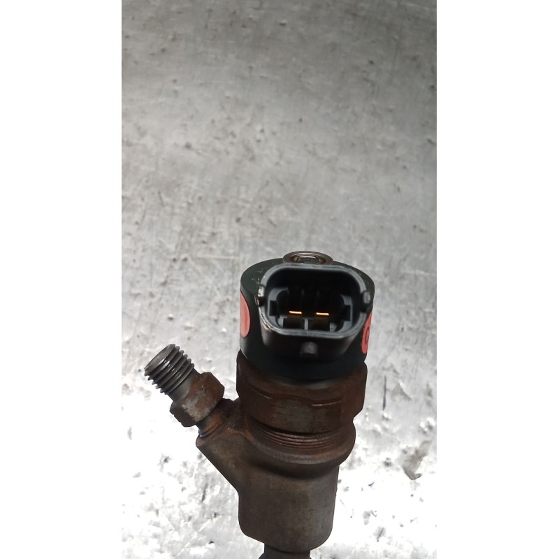 Recambio de inyector para toyota yaris (ncp1/nlp1/scp1) 1.4 turbodiesel cat referencia OEM IAM 0445110214 236700N020 BOSCH