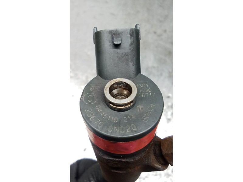 Recambio de inyector para toyota yaris (ncp1/nlp1/scp1) 1.4 turbodiesel cat referencia OEM IAM 0445110214 236700N020 BOSCH