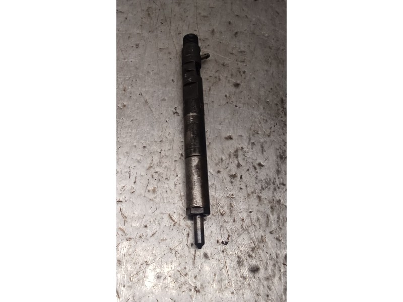 Recambio de inyector para kia carnival ii (gq) 2.9 crdi referencia OEM IAM 338004X500 EJBR02301Z DELPHI