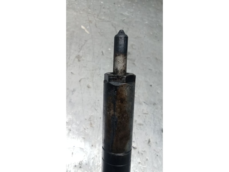 Recambio de inyector para kia carnival ii (gq) 2.9 crdi referencia OEM IAM 338004X500 EJBR02301Z DELPHI