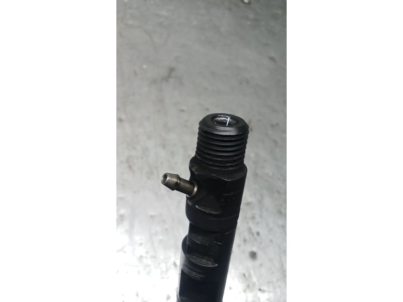 Recambio de inyector para kia carnival ii (gq) 2.9 crdi referencia OEM IAM 338004X500 EJBR02301Z DELPHI