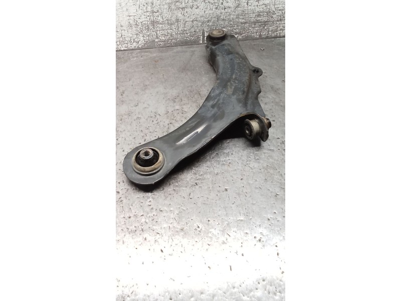 Recambio de brazo suspension inferior delantero derecho para renault megane ii (bm0/1_, cm0/1_) 1.9 dci referencia OEM IAM 82002