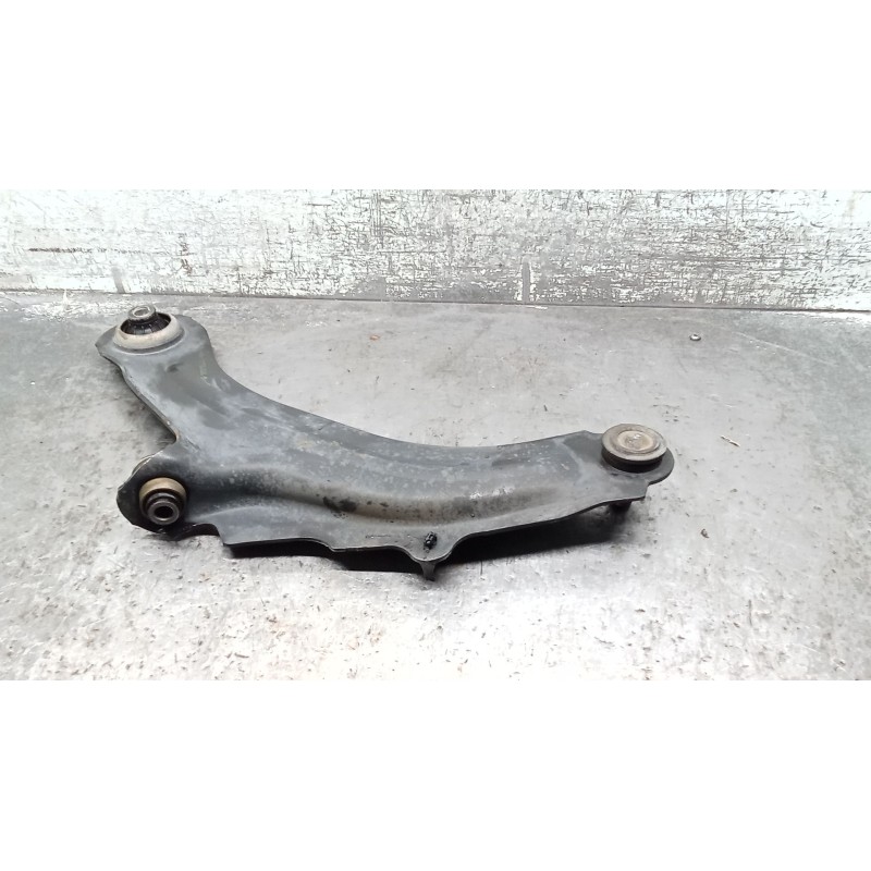 Recambio de brazo suspension inferior delantero derecho para renault megane ii (bm0/1_, cm0/1_) 1.9 dci referencia OEM IAM 82002