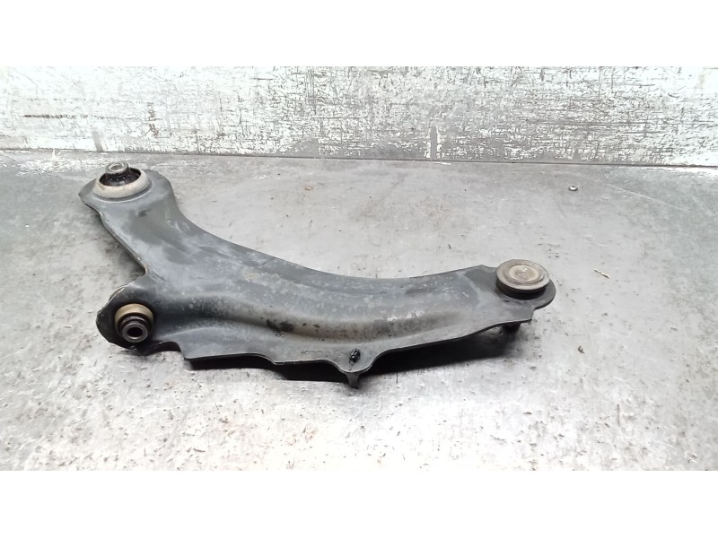 Recambio de brazo suspension inferior delantero derecho para renault megane ii (bm0/1_, cm0/1_) 1.9 dci referencia OEM IAM 82002