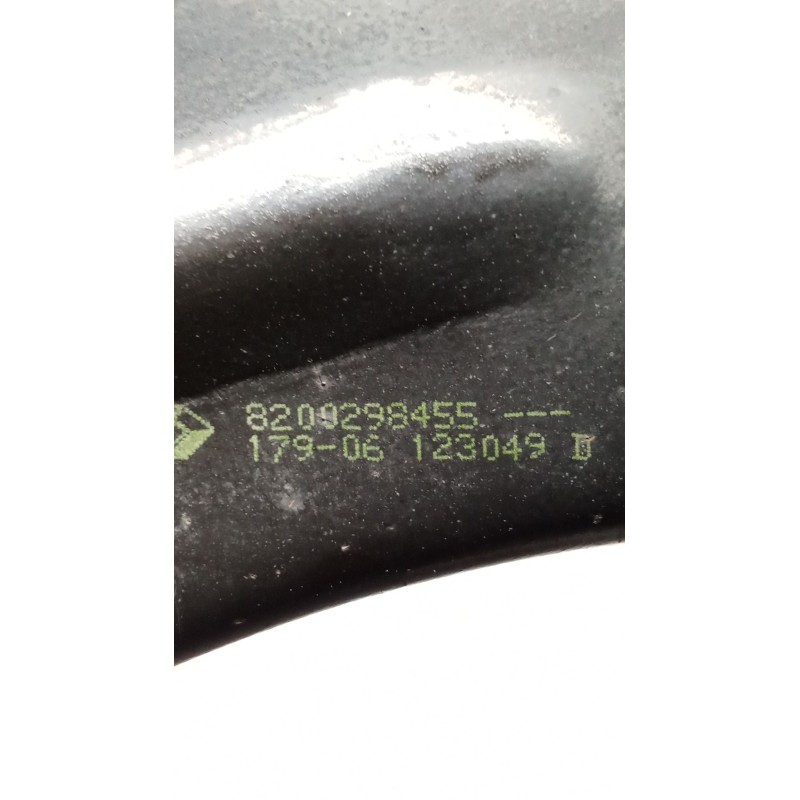 Recambio de brazo suspension inferior delantero derecho para renault megane ii (bm0/1_, cm0/1_) 1.9 dci referencia OEM IAM 82002