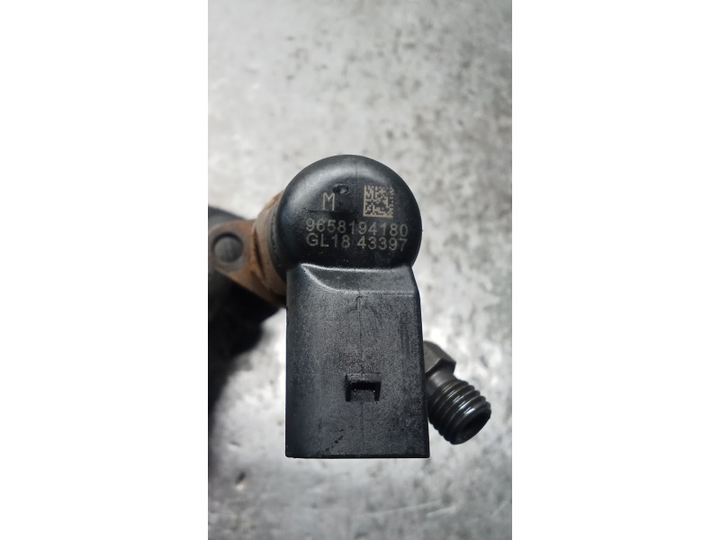 Recambio de inyector para citroën c4 picasso i monospace (ud_) 2.0 hdi 138 referencia OEM IAM 9658194180  SIEMENS