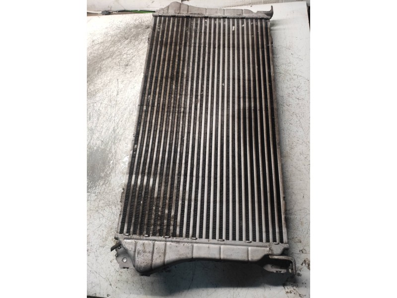 Recambio de intercooler para toyota auris luna referencia OEM IAM JD1271002542  