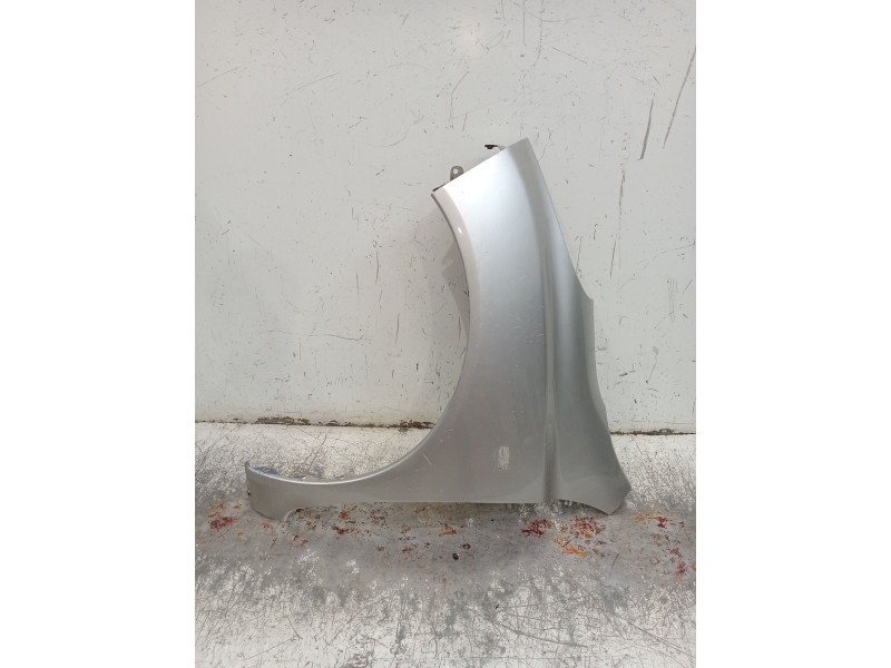 Recambio de aleta delantera izquierda para nissan micra iii (k12) 1.2 16v referencia OEM IAM   