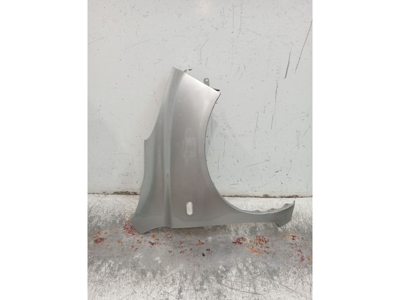 Recambio de aleta delantera derecha para nissan micra iii (k12) 1.2 16v referencia OEM IAM   