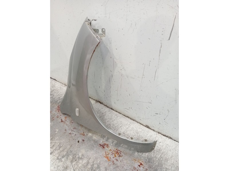 Recambio de aleta delantera derecha para nissan micra iii (k12) 1.2 16v referencia OEM IAM   