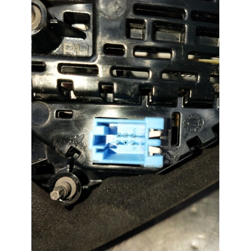 Recambio de piloto trasero derecho interior para audi a1 sportback (gba) 25 tfsi referencia OEM IAM 82A945094B TARE28990001 LED