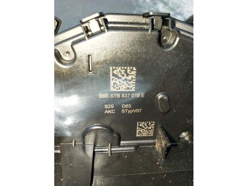 Recambio de motor cierre centralizado delantero derecho para audi a1 sportback (gba) 25 tfsi referencia OEM IAM B6E5TB837016E 5P