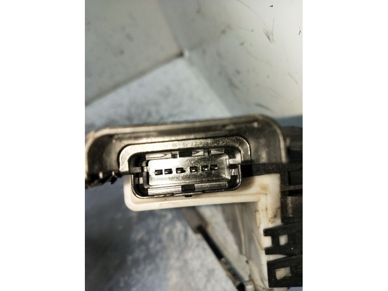 Recambio de motor cierre centralizado trasero derecho para opel vivaro c furgoneta (k0) 2.0 referencia OEM IAM 2309A158013 SBM16