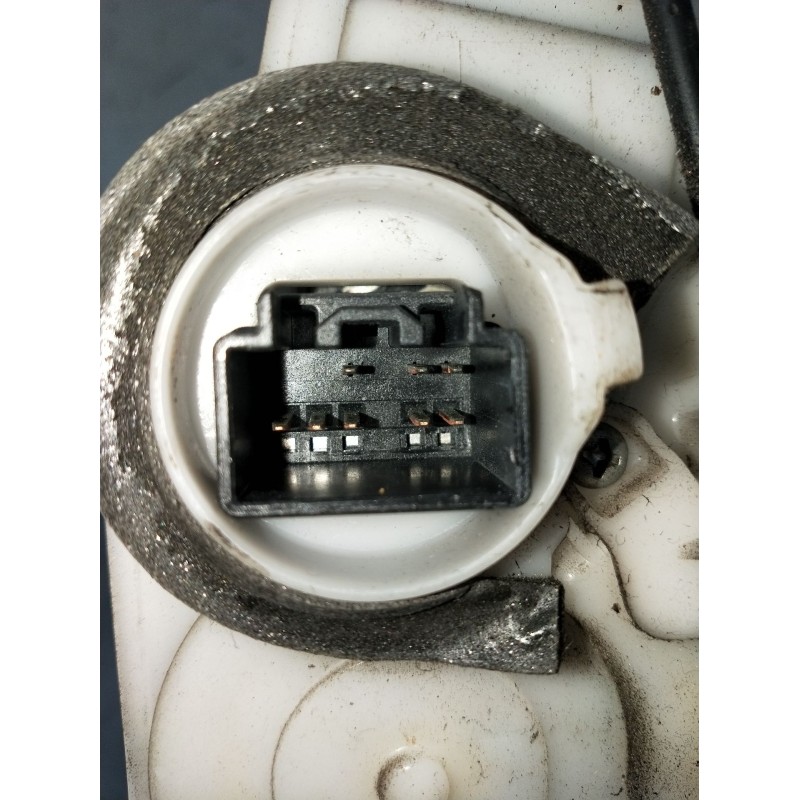 Recambio de motor cierre centralizado delantero izquierdo para mazda 6 hatchback (gh) 1.8 mzr referencia OEM IAM 8F26B0373  2007