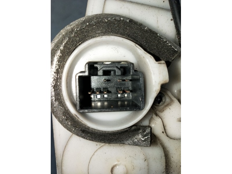 Recambio de motor cierre centralizado delantero izquierdo para mazda 6 hatchback (gh) 1.8 mzr referencia OEM IAM 8F26B0373  2007