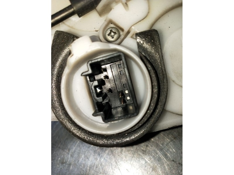 Recambio de motor cierre centralizado trasero izquierdo para mazda 6 hatchback (gh) 1.8 mzr referencia OEM IAM 8F26B0405  2007 5