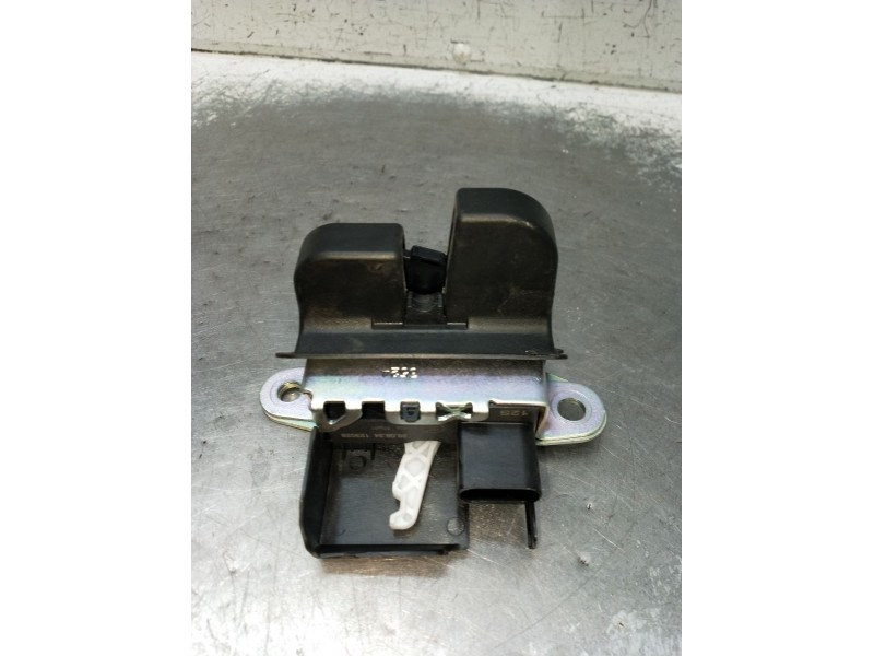Recambio de motor cierre centralizado porton para audi a1 sportback (gba) 25 tfsi referencia OEM IAM 260924123029 5P 