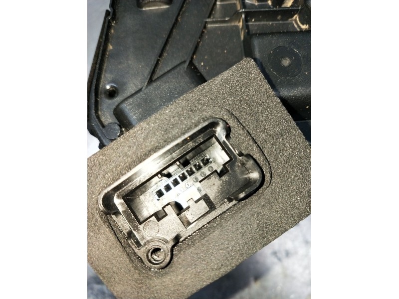 Recambio de motor cierre centralizado trasero derecho para audi a1 sportback (gba) 25 tfsi referencia OEM IAM A6Q5TA839016Q 5P 