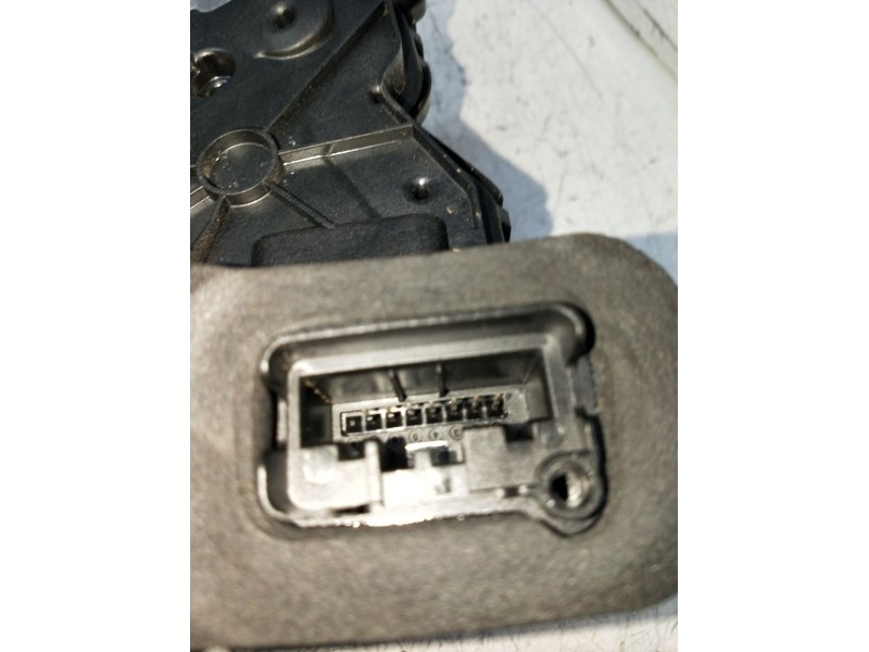 Recambio de motor cierre centralizado delantero izquierdo para audi a1 sportback (gba) 25 tfsi referencia OEM IAM B5E5TB837015E 