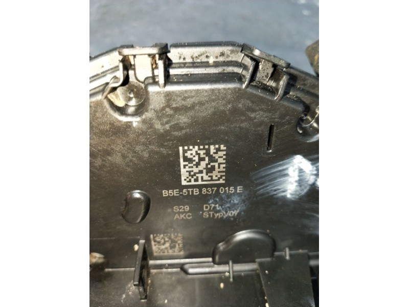 Recambio de motor cierre centralizado delantero izquierdo para audi a1 sportback (gba) 25 tfsi referencia OEM IAM B5E5TB837015E 