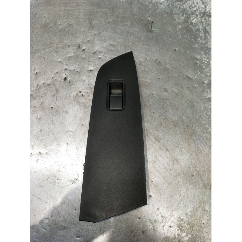 Recambio de mando elevalunas delantero derecho para mazda 6 hatchback (gh) 1.8 mzr referencia OEM IAM GS1D66370 03124600 2007 5P