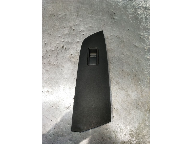 Recambio de mando elevalunas delantero derecho para mazda 6 hatchback (gh) 1.8 mzr referencia OEM IAM GS1D66370 03124600 2007 5P