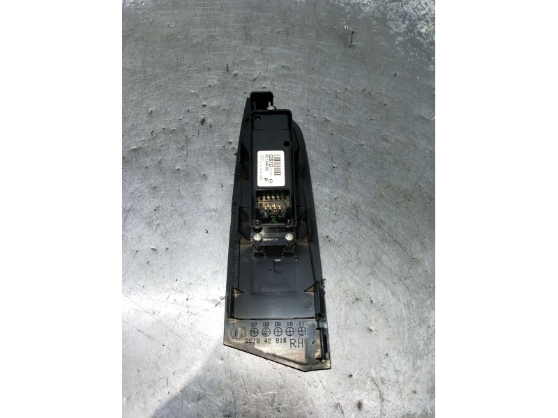 Recambio de mando elevalunas delantero derecho para mazda 6 hatchback (gh) 1.8 mzr referencia OEM IAM GS1D66370 03124600 2007 5P