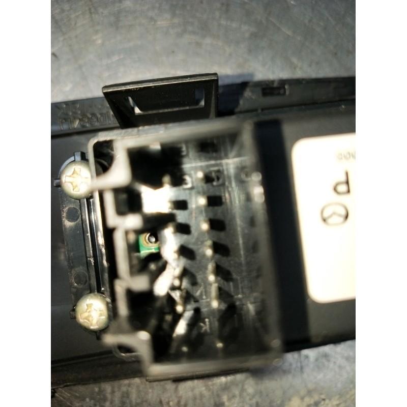Recambio de mando elevalunas delantero derecho para mazda 6 hatchback (gh) 1.8 mzr referencia OEM IAM GS1D66370 03124600 2007 5P