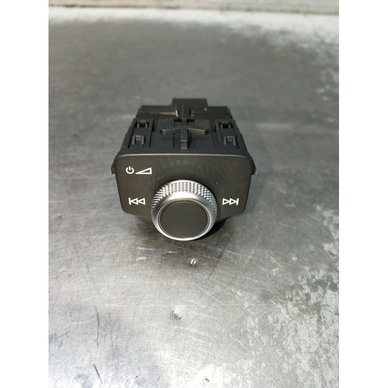Recambio de mando multifuncion para audi a1 sportback (gba) 25 tfsi referencia OEM IAM 3553321101 82B919600 1209240452 424000116