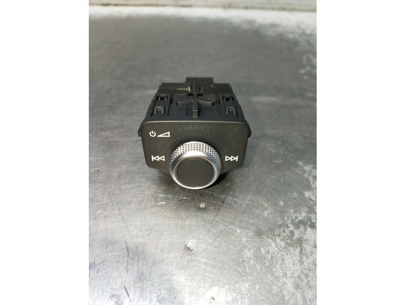 Recambio de mando multifuncion para audi a1 sportback (gba) 25 tfsi referencia OEM IAM 3553321101 82B919600 1209240452 424000116