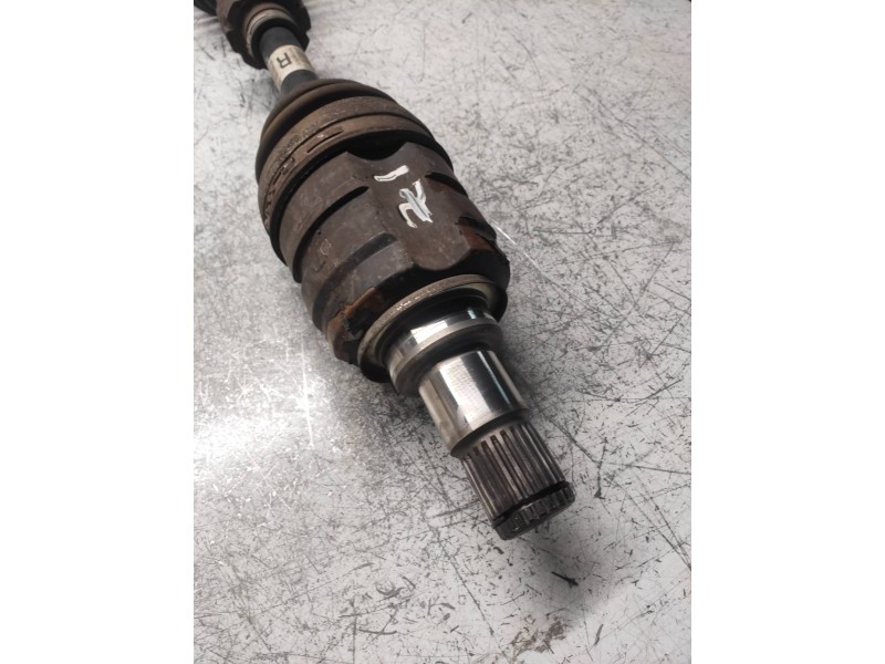 Recambio de transmision delantera izquierda para toyota auris luna referencia OEM IAM 4342002630  