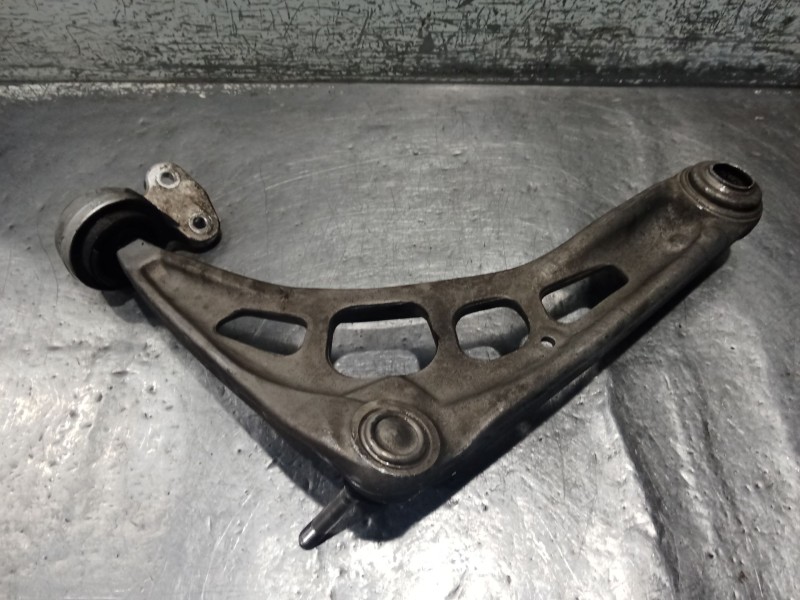 Recambio de brazo suspension inferior delantero derecho para bmw 3 (e46) 320 d referencia OEM IAM   98