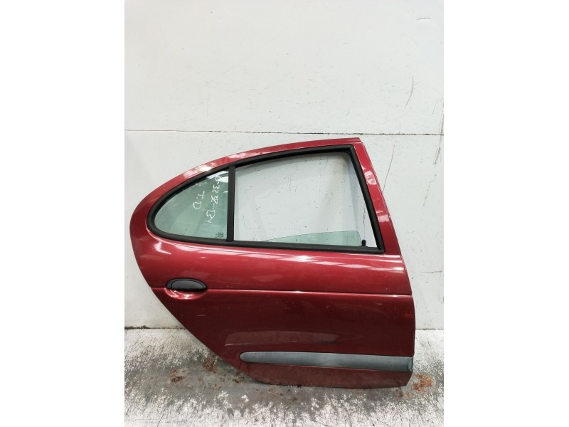 Recambio de puerta trasera derecha para renault megane i (ba0/1_) 1.9 d eco (ba0a, ba0u, ba0r) referencia OEM IAM  5P 