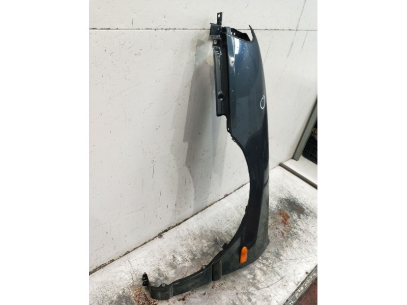 Recambio de aleta delantera izquierda para nissan primera (p10) 2.0 16v referencia OEM IAM  VER FOTOS 