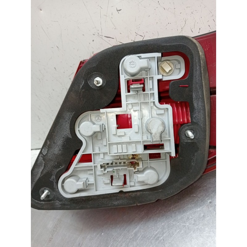 Recambio de piloto trasero izquierdo para mercedes-benz clase c (w204) berlina c 200 cdi blueefficiency (204.001) referencia OEM