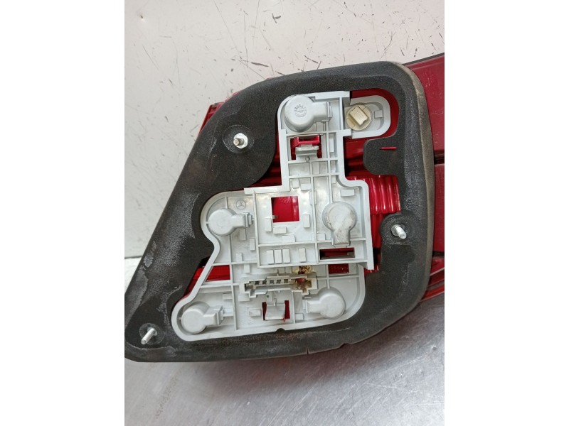 Recambio de piloto trasero izquierdo para mercedes-benz clase c (w204) berlina c 200 cdi blueefficiency (204.001) referencia OEM