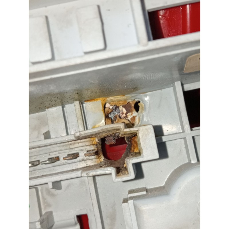 Recambio de piloto trasero izquierdo para mercedes-benz clase c (w204) berlina c 200 cdi blueefficiency (204.001) referencia OEM