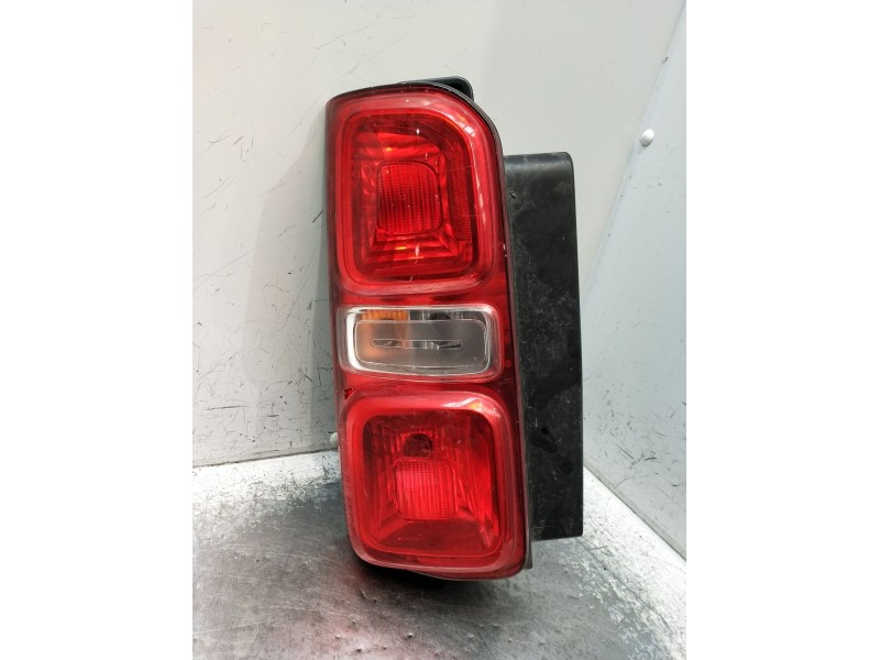 Recambio de piloto trasero izquierdo para opel vivaro c furgoneta (k0) 2.0 referencia OEM IAM 9808243180 0019725101 2019