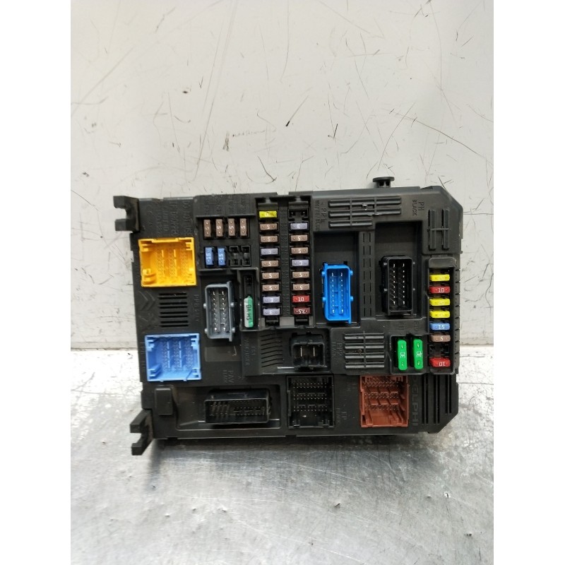 Recambio de caja reles / fusibles para opel vivaro c furgoneta (k0) 2.0 referencia OEM IAM 9830790580 BSIEL3CEM00 1801940765 201